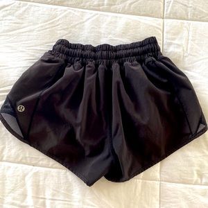 Lululemon kid size 0 black mesh shorts EUC!